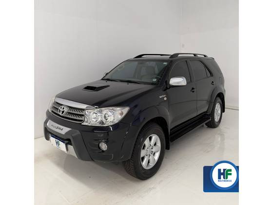 TOYOTA HILUX SW4 3.0 SRV 4X4 7 LUGARES 16V TURBO INTERCOOLER DIESEL 4P AUTOMÁTICO TOYOTA HILUX SW4 3.0 SRV 4X4 7 LUGARES 16V TURBO INTERCOOLER DIESEL 4P AUTOMÁTICO